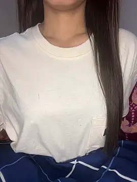 Snapshot of _riyaahahaha_ chatting on 11, 1, 2025  riyaahahaha  online show from 11, 1, 2025