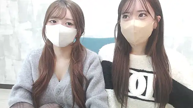 LOVE MOMO LOVE online show from 15, 2, 2025