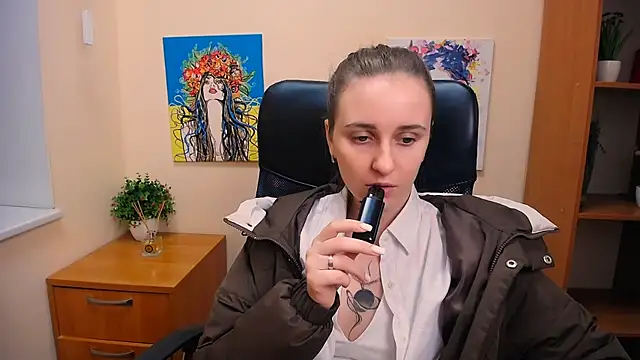 Snapshot of _Nicole_new chatting on 4, 3, 2025 Nicole new online show from 4, 3, 2025