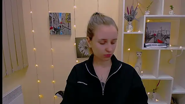 Snapshot of _Nicole_new chatting on 5, 3, 2025 Nicole new online show from 5, 3, 2025