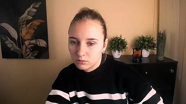 Snapshot of _Nicole_new chatting on 30, 10, 2025 Nicole new online show from 30, 10, 2025