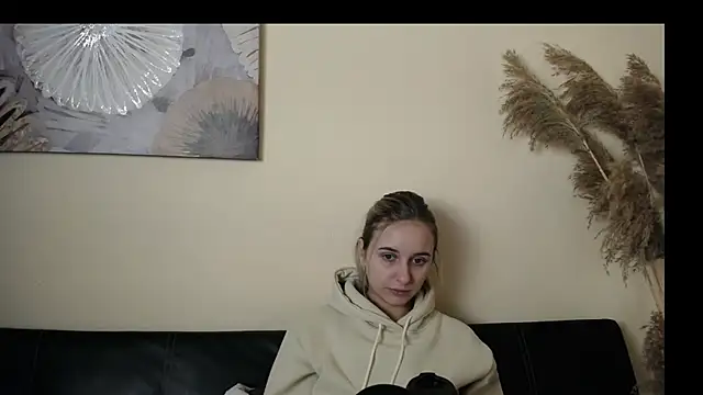 Snapshot of _Nicole_new chatting on 13, 11, 2025 Nicole new online show from 13, 11, 2025