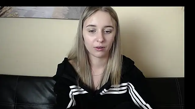 Snapshot of _Nicole_new chatting on 14, 11, 2025 Nicole new online show from 14, 11, 2025