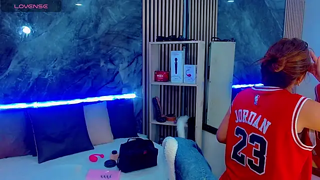 Isalombardi online show from 28, 9, 2025