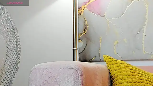 Snapshot of miaybabysone chatting on 25, 1, 2025 miaybabysone online show from 25, 1, 2025