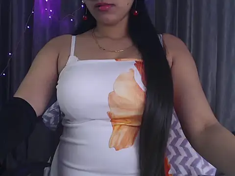 Snapshot of Sexy_Myra18 chatting on 6, 2, 2025 Sexy Myra18 online show from 6, 2, 2025