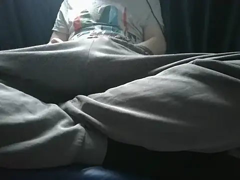 Snapshot of krissraw chatting on 4, 10, 2025 krissraw online show from 4, 10, 2025