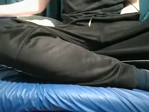 Snapshot of krissraw chatting on 21, 11, 2025 krissraw online show from 21, 11, 2025