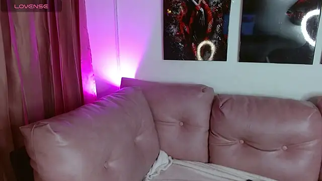 Snapshot of hinataleecs chatting on 19, 12, 2025 hinataleecs online show from 19, 12, 2025