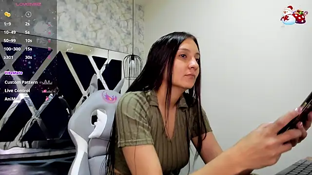  alaia collway  online show from 13, 12, 2024