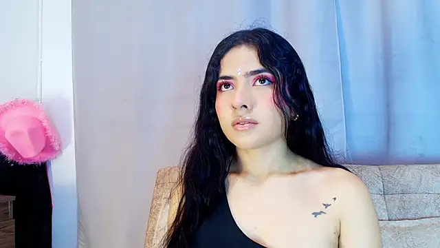 Snapshot of adara_johnson__ chatting on 16, 11, 2025 adara johnson online show from 16, 11, 2025