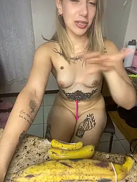 Snapshot of loira_messi chatting on 25, 2, 2025 loira messi online show from 25, 2, 2025