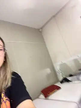 Snapshot of loira_messi chatting on 2, 11, 2025 loira messi online show from 2, 11, 2025