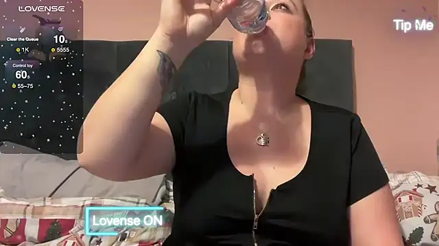 NaughtyWifeUK online show from 6, 12, 2024