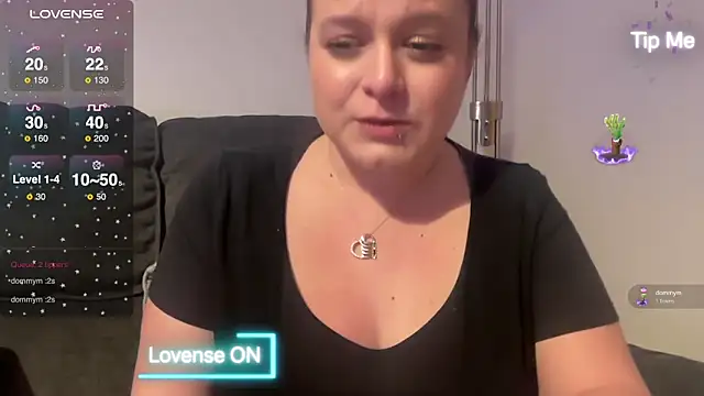 NaughtyWifeUK online show from 31, 12, 2024