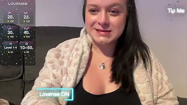 NaughtyWifeUK online show from 1, 1, 2025