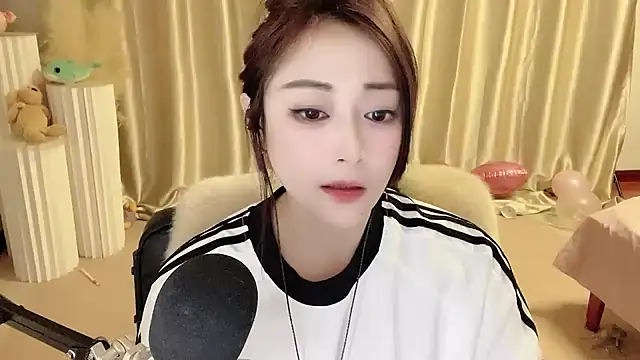 Daisy-77 online show from 5, 2, 2025