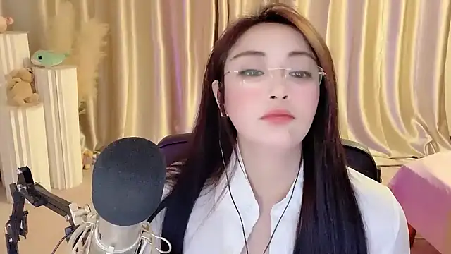 Daisy-77 online show from 23, 2, 2025