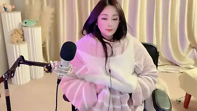 Daisy-77 online show from 10, 3, 2025