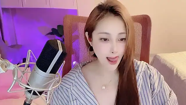 Daisy-77 online show from 11, 9, 2025