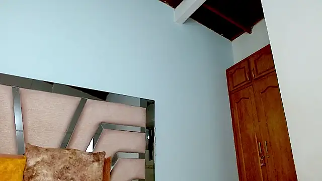 cintia hills online show from 10, 1, 2025