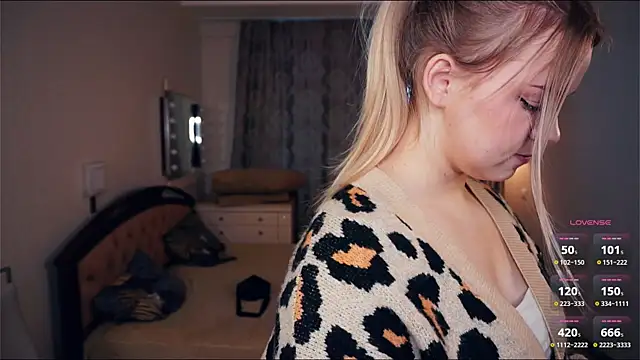 ZaraCreedon online show from 11, 9, 2025