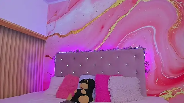 Daisy  rose online show from 26, 2, 2025