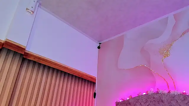 Daisy  rose online show from 13, 3, 2025