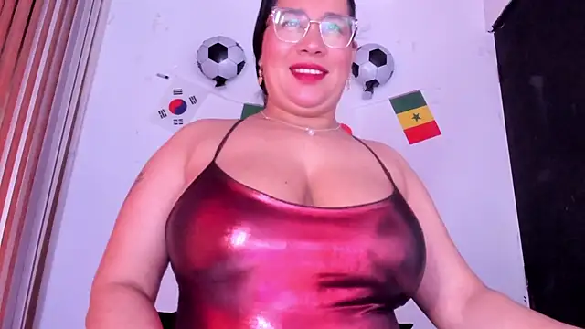 Snapshot of alondrabigtits chatting on 21, 6, 2026 alondrabigtits online show from 21, 6, 2026