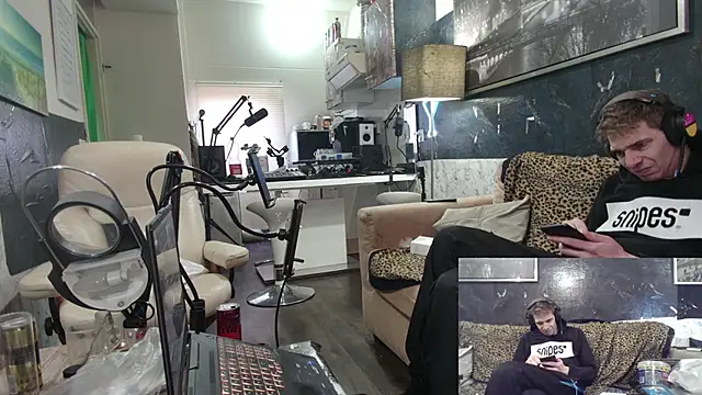 Doggyray44 online show from 6, 2, 2025