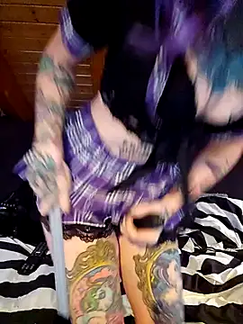 Snapshot of Purple_Coffin666 chatting on 5, 2, 2025 Purple Coffin666 online show from 5, 2, 2025