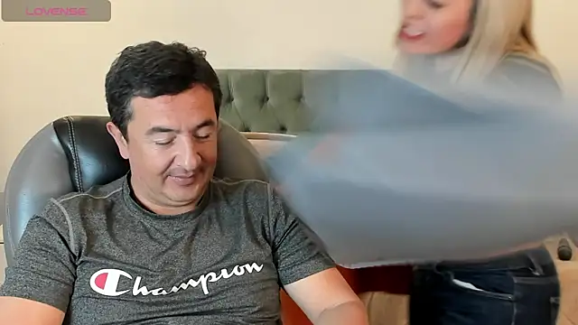 Snapshot of Sam_and_molly_ chatting on 30, 1, 2025 Sam and molly  online show from 30, 1, 2025