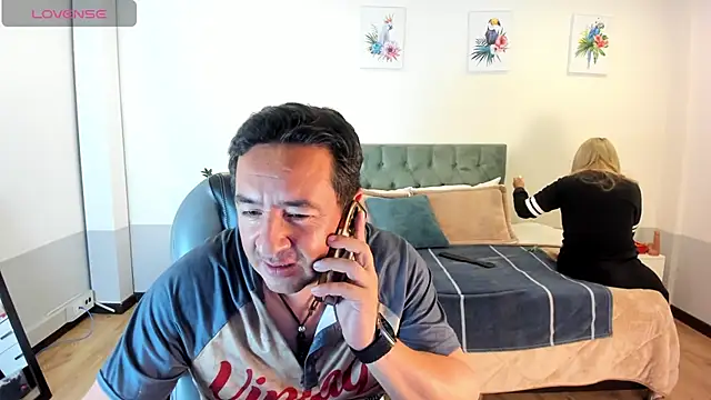 Snapshot of Sam_and_molly_ chatting on 2, 2, 2025 Sam and molly  online show from 2, 2, 2025