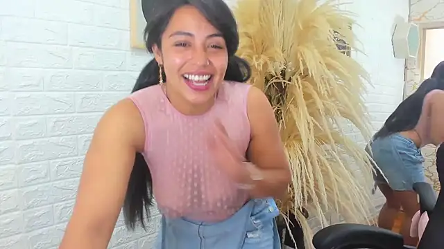 Aisha 09 online show from 5, 1, 2025