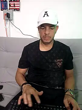 latinmartin73 online show from 13, 2, 2025