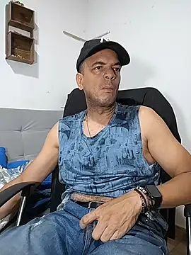 Snapshot of latinmartin73 chatting on 24, 4, 2026 latinmartin73 online show from 24, 4, 2026