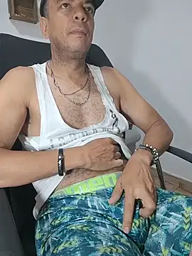 Snapshot of latinmartin73 chatting on 25, 4, 2026 latinmartin73 online show from 25, 4, 2026