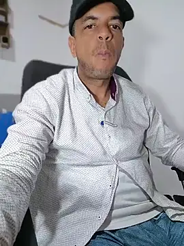 Snapshot of latinmartin73 chatting on 29, 4, 2026 latinmartin73 online show from 29, 4, 2026