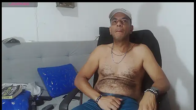 Snapshot of latinmartin73 chatting on 23, 5, 2026 latinmartin73 online show from 23, 5, 2026