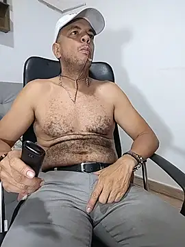 Snapshot of latinmartin73 chatting on 4, 6, 2026 latinmartin73 online show from 4, 6, 2026
