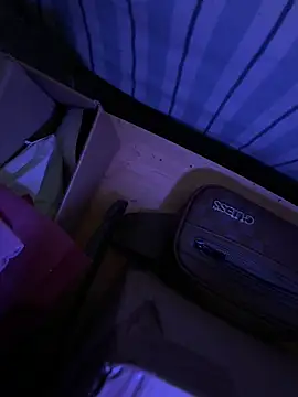 jovenestraviesos online show from 14, 11, 2025