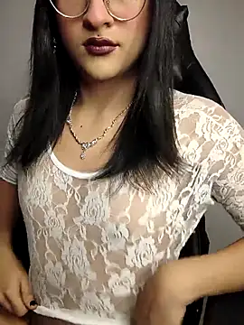 Kiitygirl online show from 7, 11, 2025