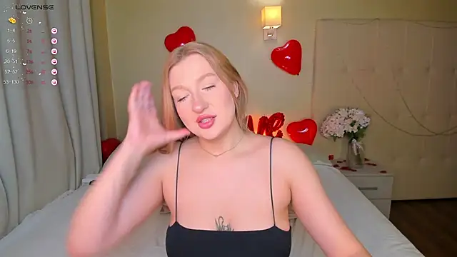 Snapshot of Emma__Leee chatting on 16, 2, 2025 Emma Leee online show from 16, 2, 2025