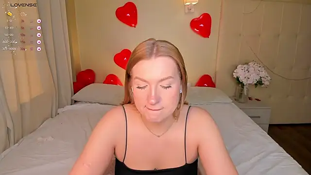 Snapshot of Emma__Leee chatting on 18, 2, 2025 Emma Leee online show from 18, 2, 2025