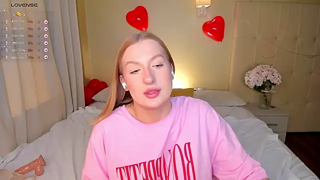 Snapshot of Emma__Leee chatting on 20, 2, 2025 Emma Leee online show from 20, 2, 2025