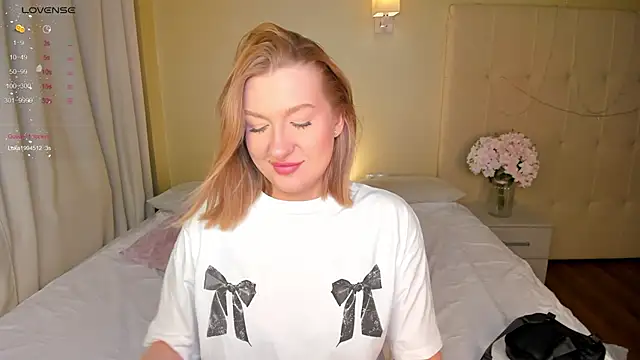 Snapshot of Emma__Leee chatting on 24, 2, 2025 Emma Leee online show from 24, 2, 2025