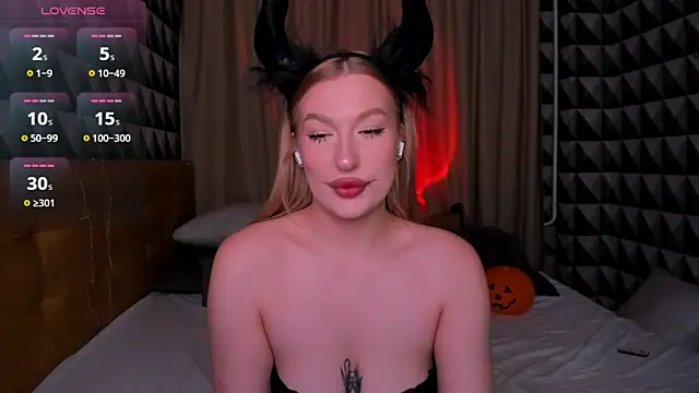 Emma  Leee online show from 31, 10, 2025