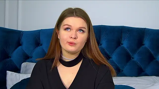 Snapshot of CrystalLyons chatting on 1, 2, 2025 CrystalLyons online show from 1, 2, 2025