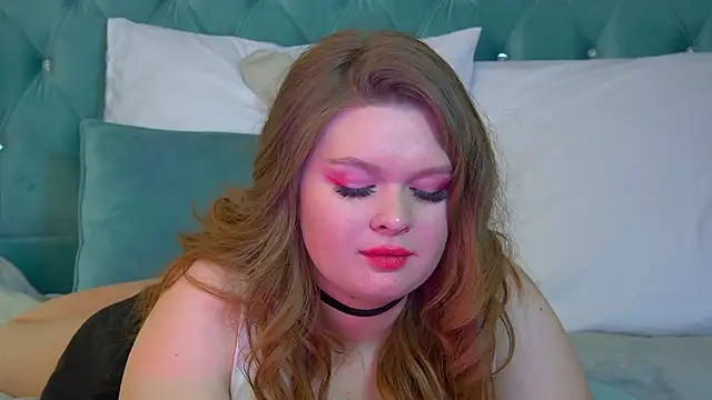 Snapshot of CrystalLyons chatting on 21, 2, 2025 CrystalLyons online show from 21, 2, 2025