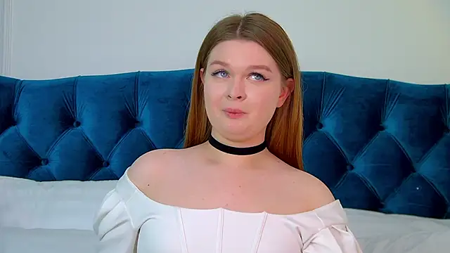 Snapshot of CrystalLyons chatting on 27, 2, 2025 CrystalLyons online show from 27, 2, 2025